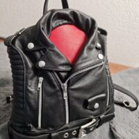 Lederrucksack im Biker-Style