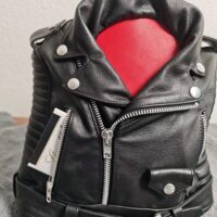 Lederrucksack im Biker-Style